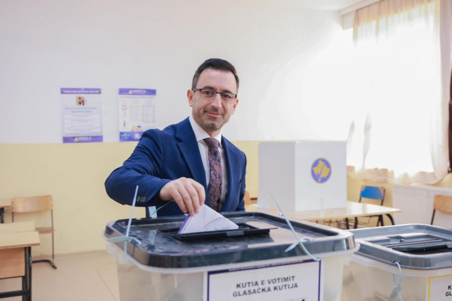 Basha, Meclis Başkanı Sıfatıyla İlk Kez Oyunu Kullandı