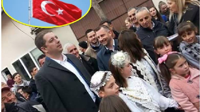 Brod'ta Sırbistan Sempatizanları Türk Bayrağını İndirdi