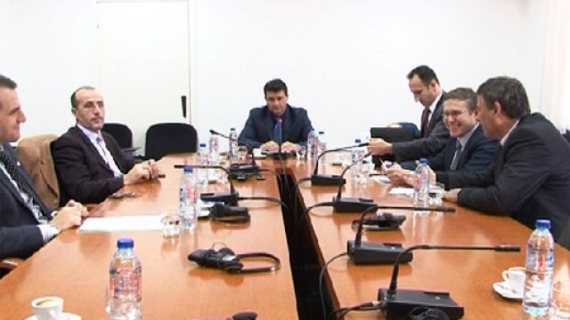 Uzaklaştırılacak Yerde, Polis ve İçişleri Bakanlığı'nda Halen Çalışıyorlar