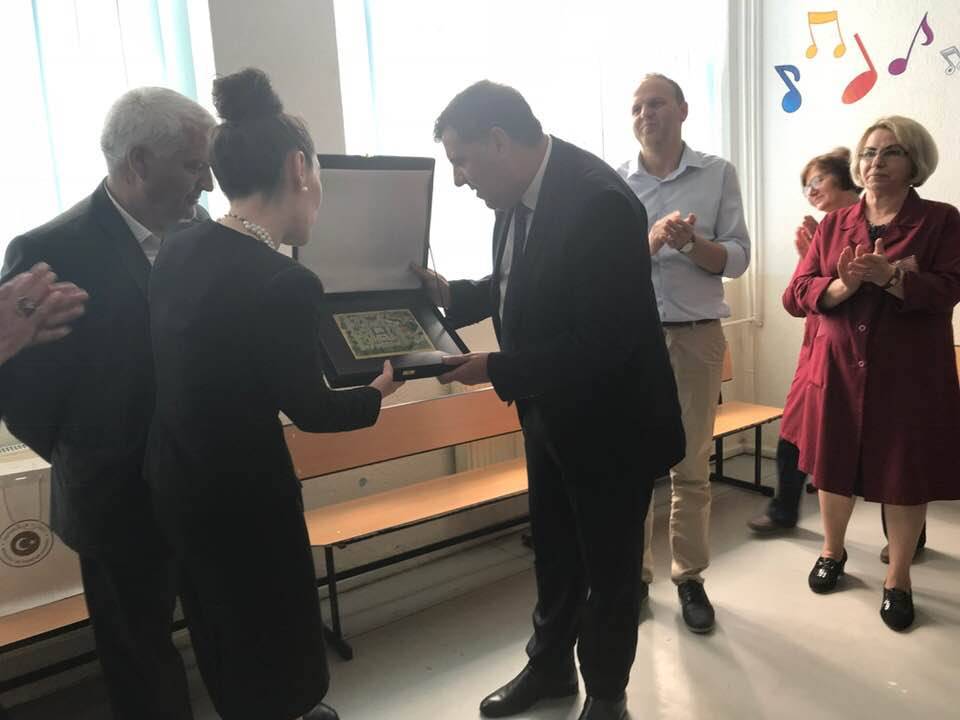 Büyükelçi Kılıç ve Başkan Haziri Doburçan Okulunu Ziyaret Etti