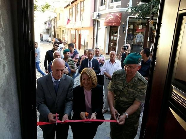 Türk Askeri "Doğru Yol" Derneğinin Binasını Baştan İnşa Etti