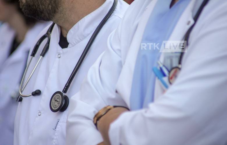 200 Kosovalı Doktor Daha Kukes’ta Aşı Olacak