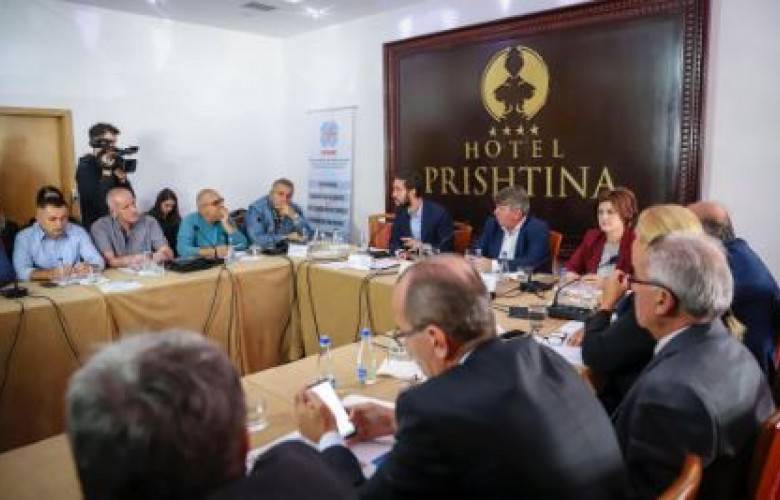Hekimlerin Maaş Artışı Yasa ile Öngörülüyor