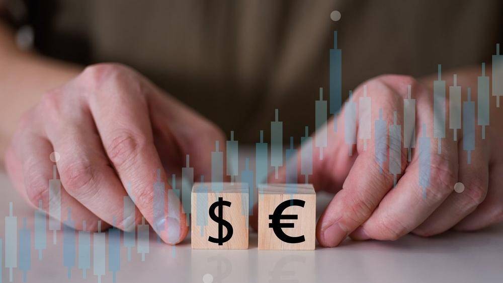 Euro ve dolar eşitlendi