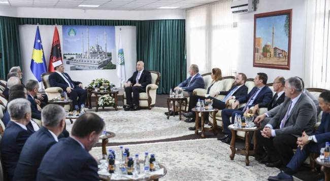 Haradinaj, Bayramın Dini Uyum İçinde Geçmesini Diledi
