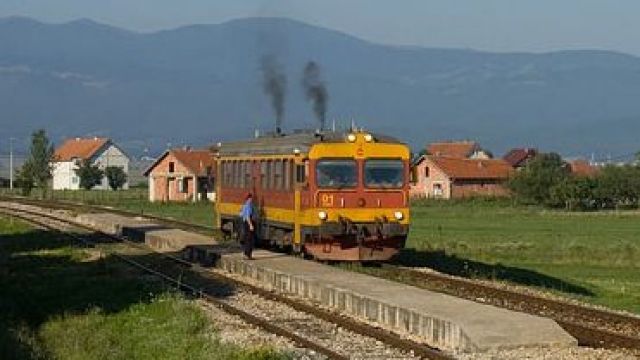 Drenas'ta Tren Çarpması Sonucu 2 Kız Çocuğu Hayatını Kaybetti