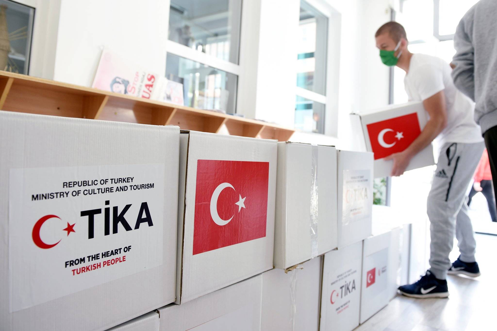 TİKA’dan Skenderaj ve Drenas Belediyelerine Gıda Yardımı