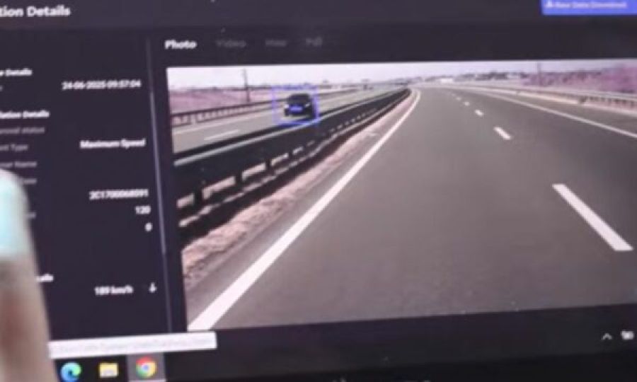 Akıllı Polis Araçları Trafik Canavarlarını Anında Tespit Ediyor