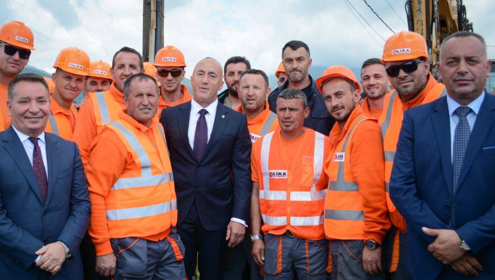 Deçan Merkezinde Yol Çalışmaları Başladı