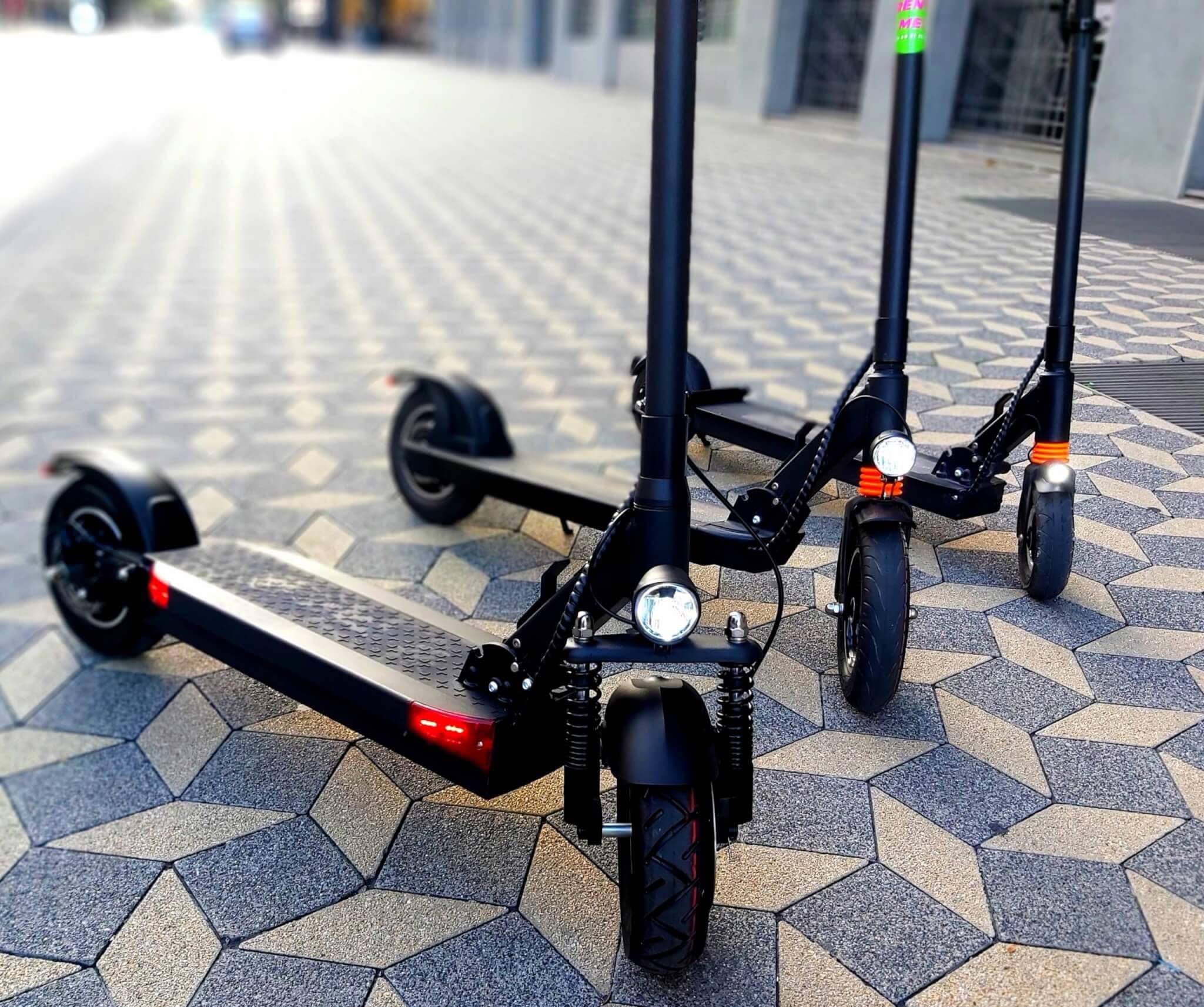 Priştine Belediyesi, Meydanlarda Elektrikli Scooter Yasağını Getirdi
