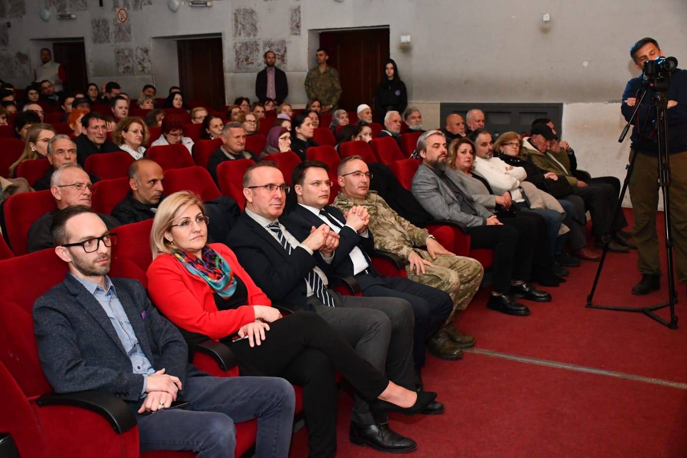 'Doğru Yol' Sanatçıları Alkışlarla Ödüllendirildi
