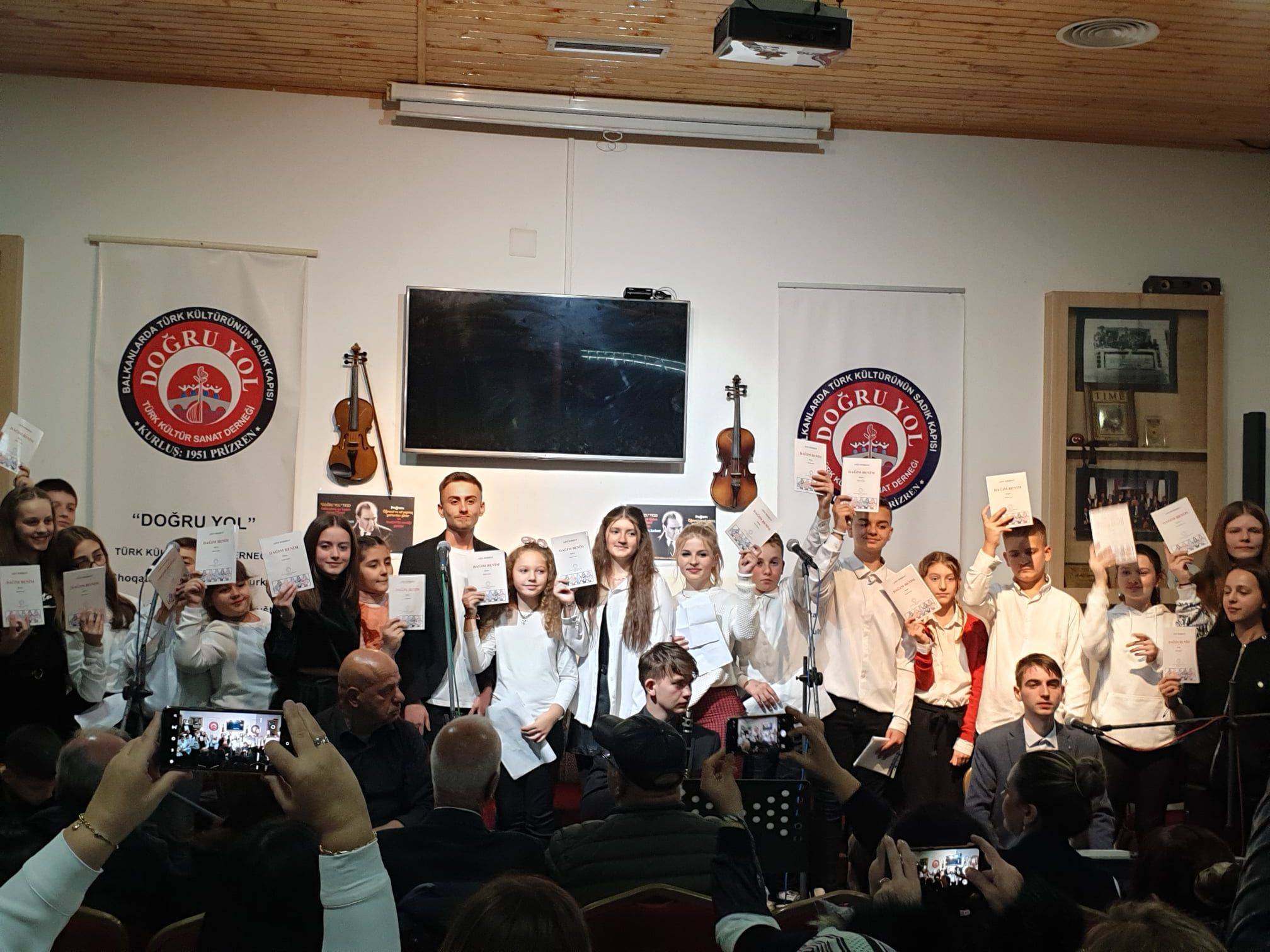 Atatürk ‘Doğru Yol’ Derneği’nde Şiirler ve Konserle Anıldı
