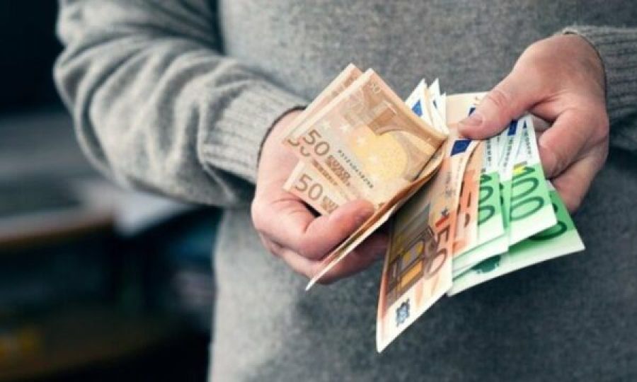 Kosova’ya 10 Bin Euro ile Giren ya da Çıkan Her Kişi Gümrüğe Beyanda Bulunmalı