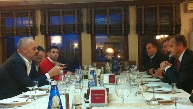Edi Rama Prizren'de Öğle Yemeği Yedi
