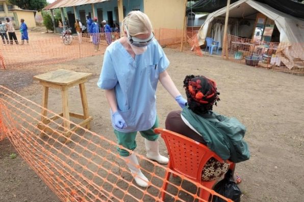 Afrika'ya Giden Kosovalılar Ebola Virüsüne Bulaşabilir