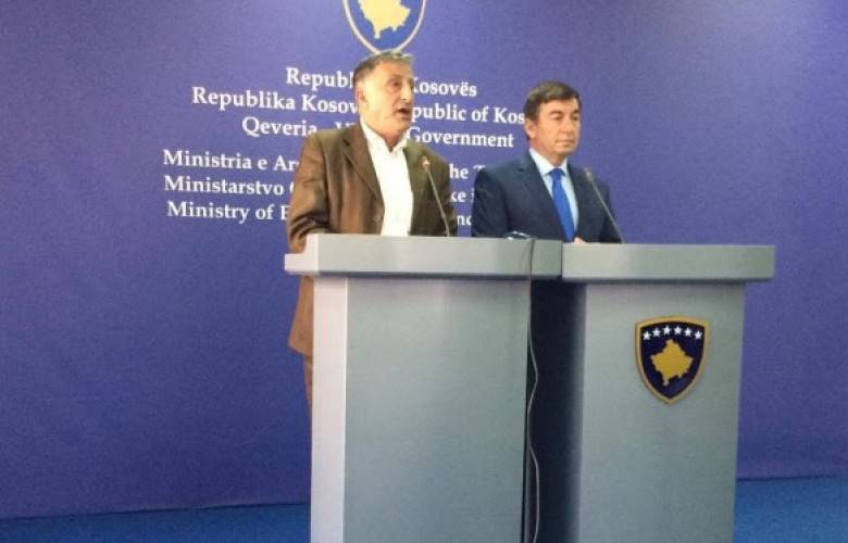 Bajrami ve Jasharaj Eğitim Toplu Sözleşmesini İmzaladı