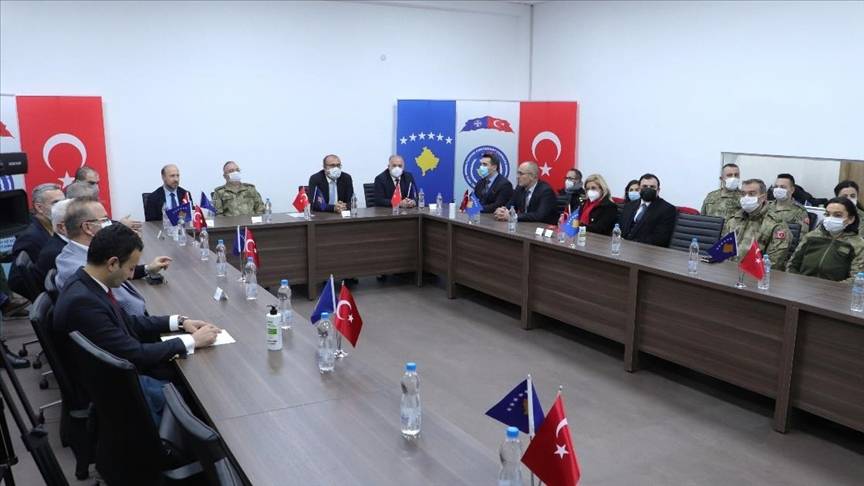 Türk Askerinden Kosova'ya Eğitim Alanında Destek