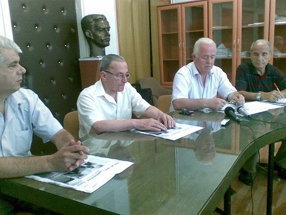 Prizren Eğitim Fakültesi'nin Kapanması Protesto Edildi