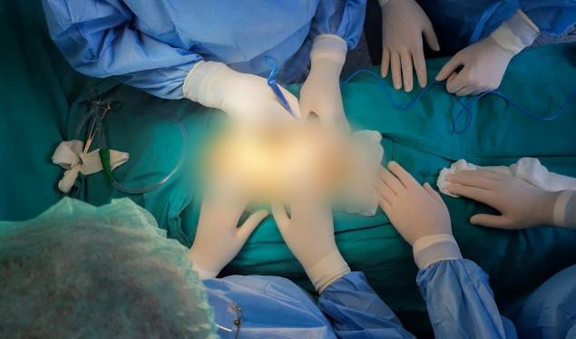 Üroloji Kliniğinde Bileşik Bir Ameliyat Yapıldı