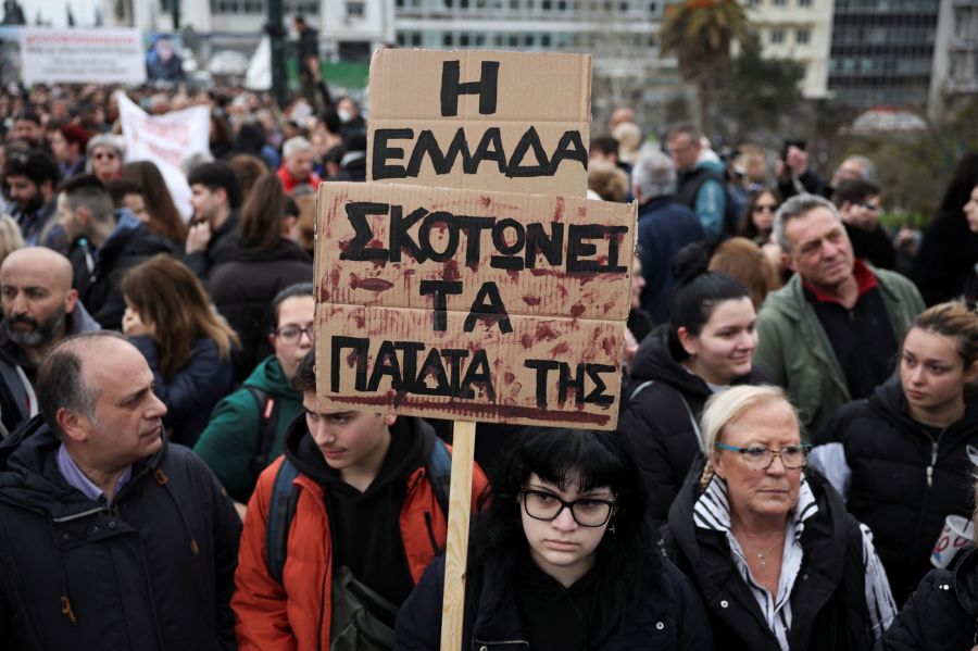 Korkunç kazanın yıl dönümünde, Yunan halkı tüm ülkeyi durdurdu