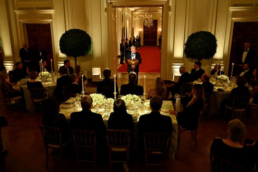 5 milyon dolar veren, Trump'la baş başa akşam yemeği yiyor