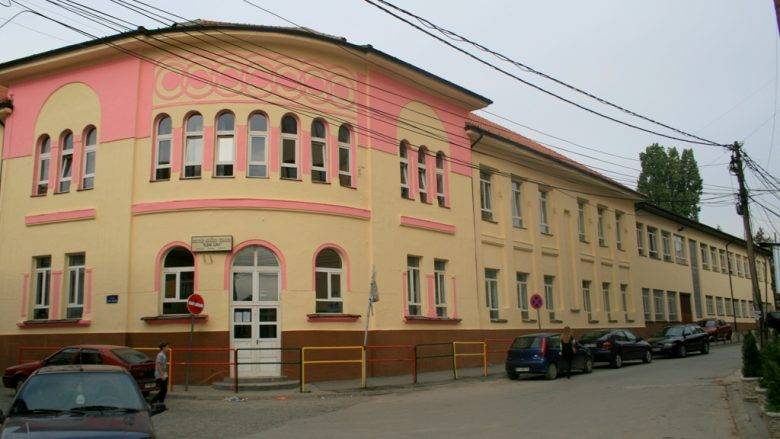 Ahmeti, “Elena Gjika” Okulunda Tadilat Çalışmalarını İzledi