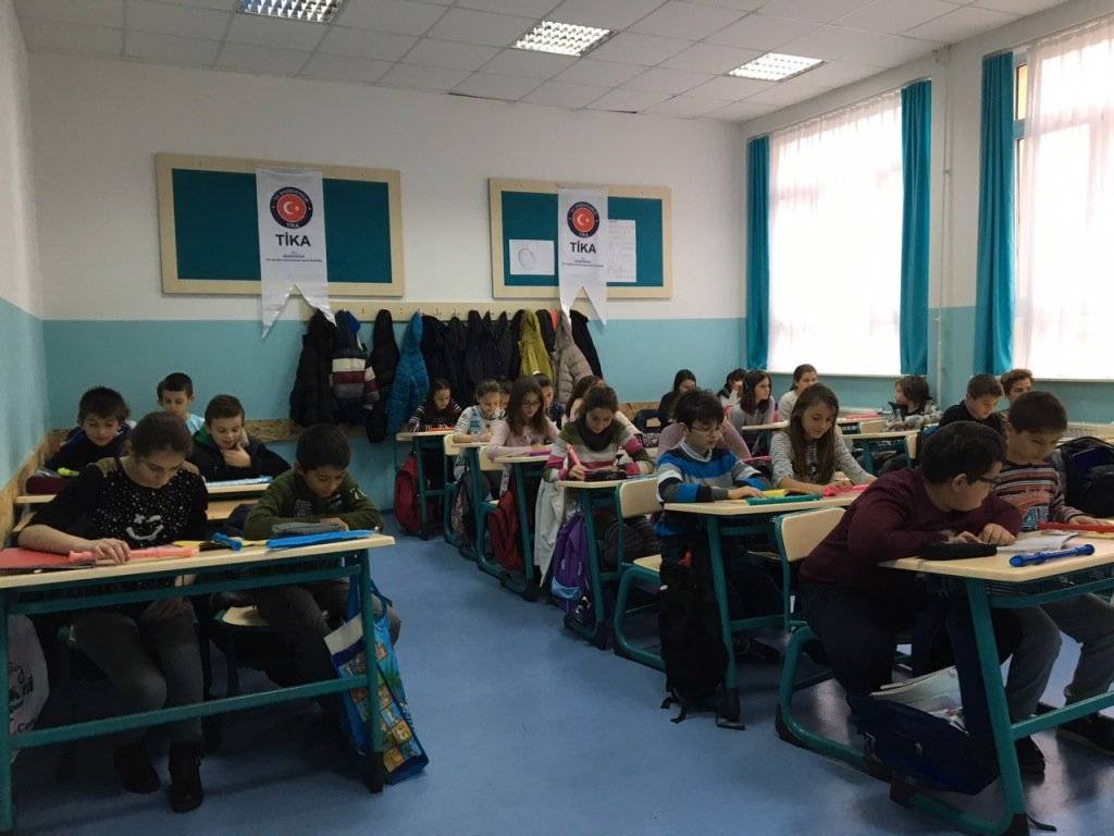 Priştine'de Türkçe Birinci Sınıfa 23 Öğrenci Kaydını Yaptırdı