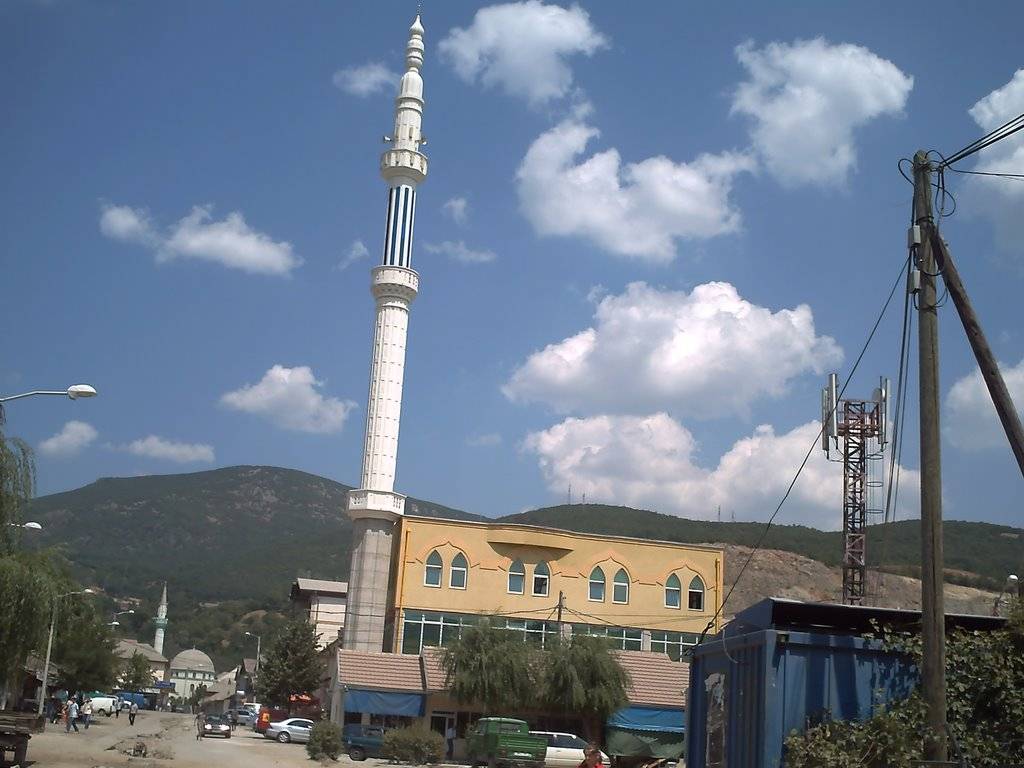 Elez Han Olası Mültecilerin Kabul Edilmesi için Hazırlıkları Başlattı‏