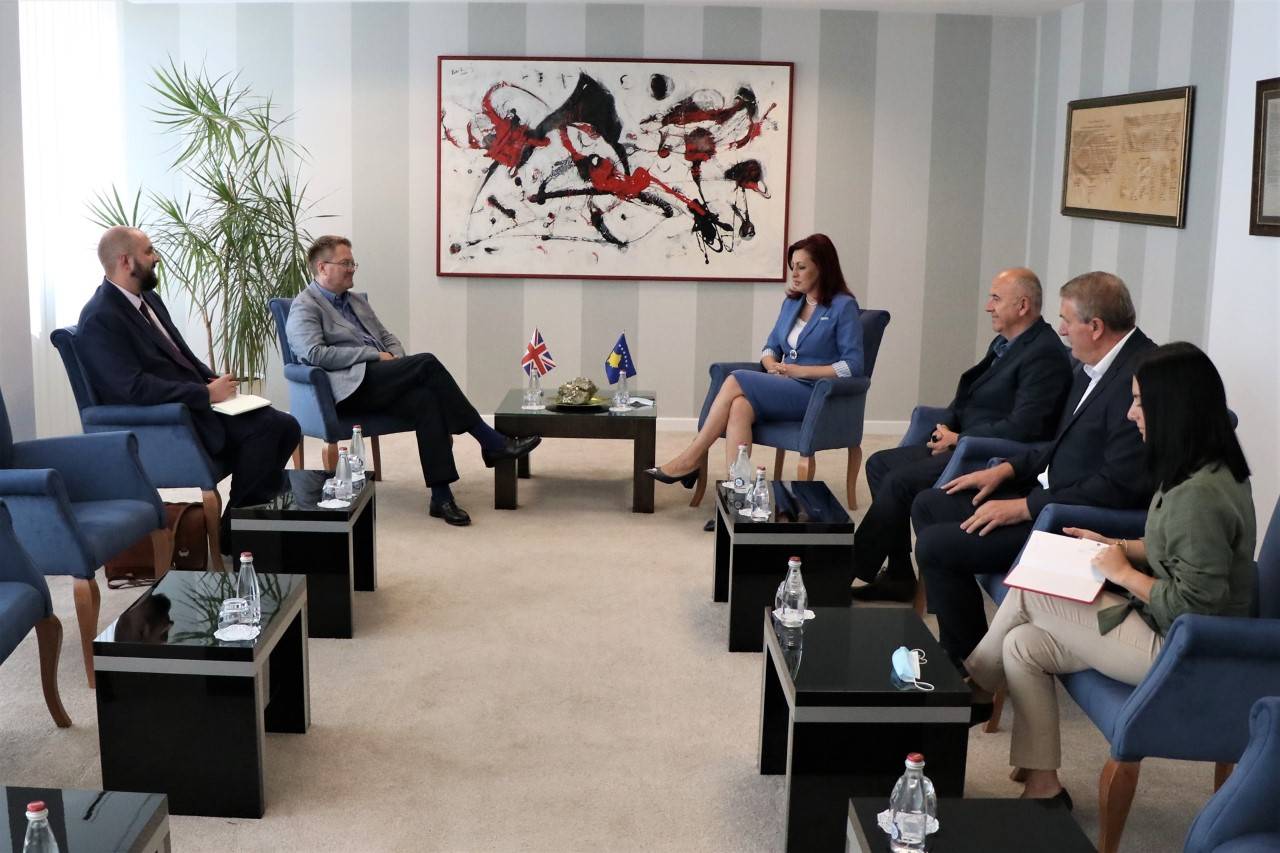 Kosova’nın, Topluluklarını Kucaklamasında Fayda Var
