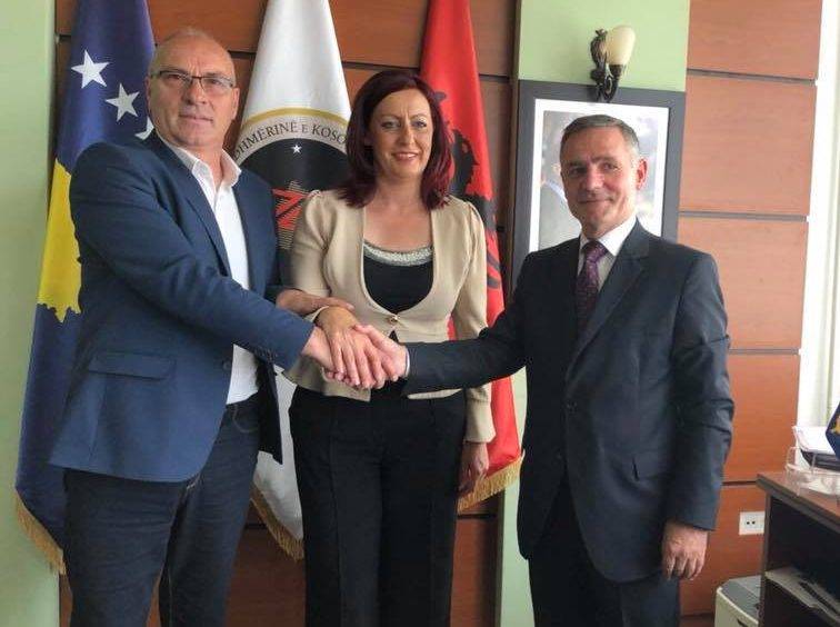 Milletvekili Emilija Rexhepi AAK'ye Katıldı