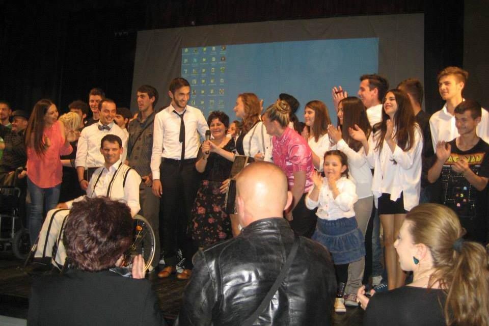 Ayakta İzlenen ve Alkışlanan Konser