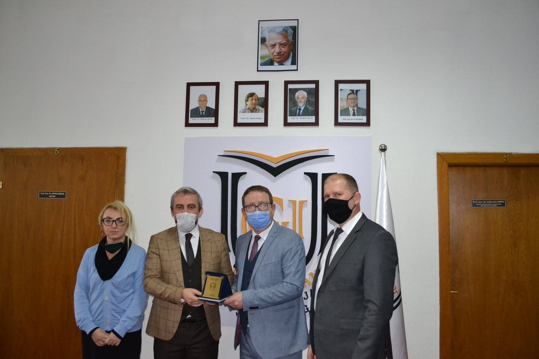 Bakan Kervan, Yakova "Fehmi Agani" Üniversitesi’ni Ziyaret Etti
