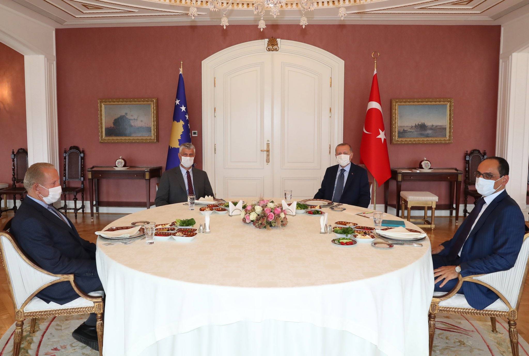 Erdoğan ve Thaçi İstanbul’da Biraraya Geldi