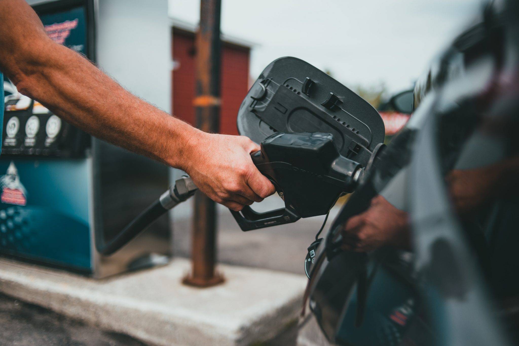 Kosova’da Petrol Ürünlerinin Bugünkü Fiyatları