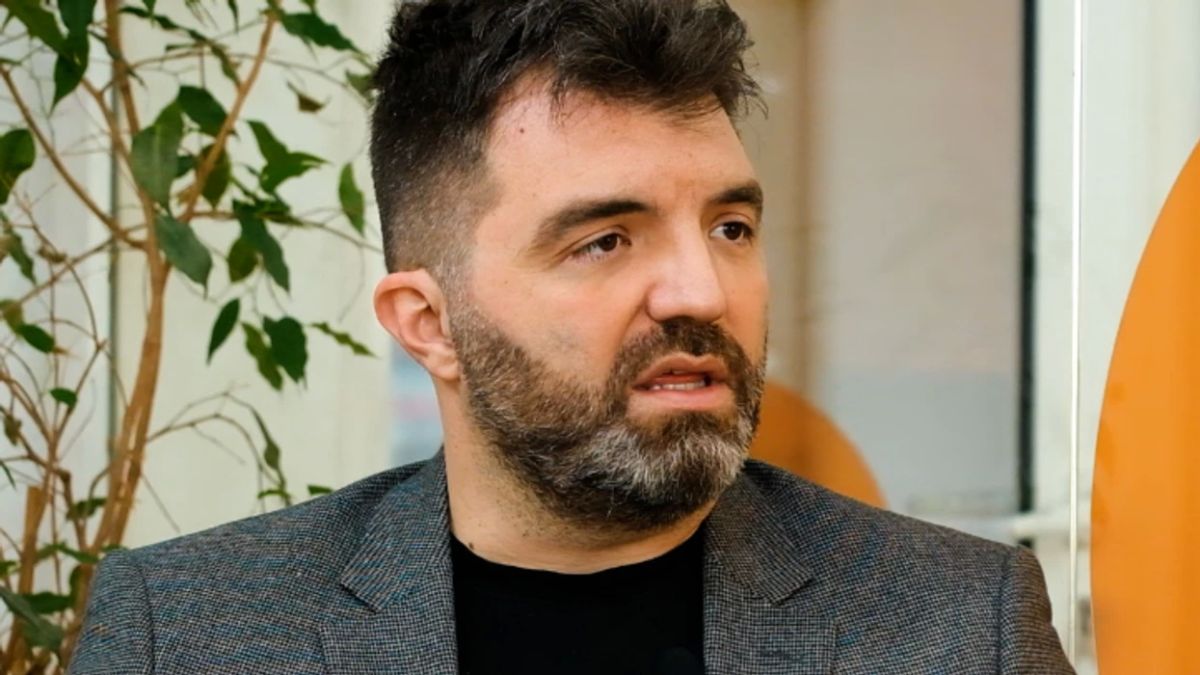 İki Tuhaf Oturum Karşılığında 1.500 Euro Maaş Almak Gerçekten Kötü