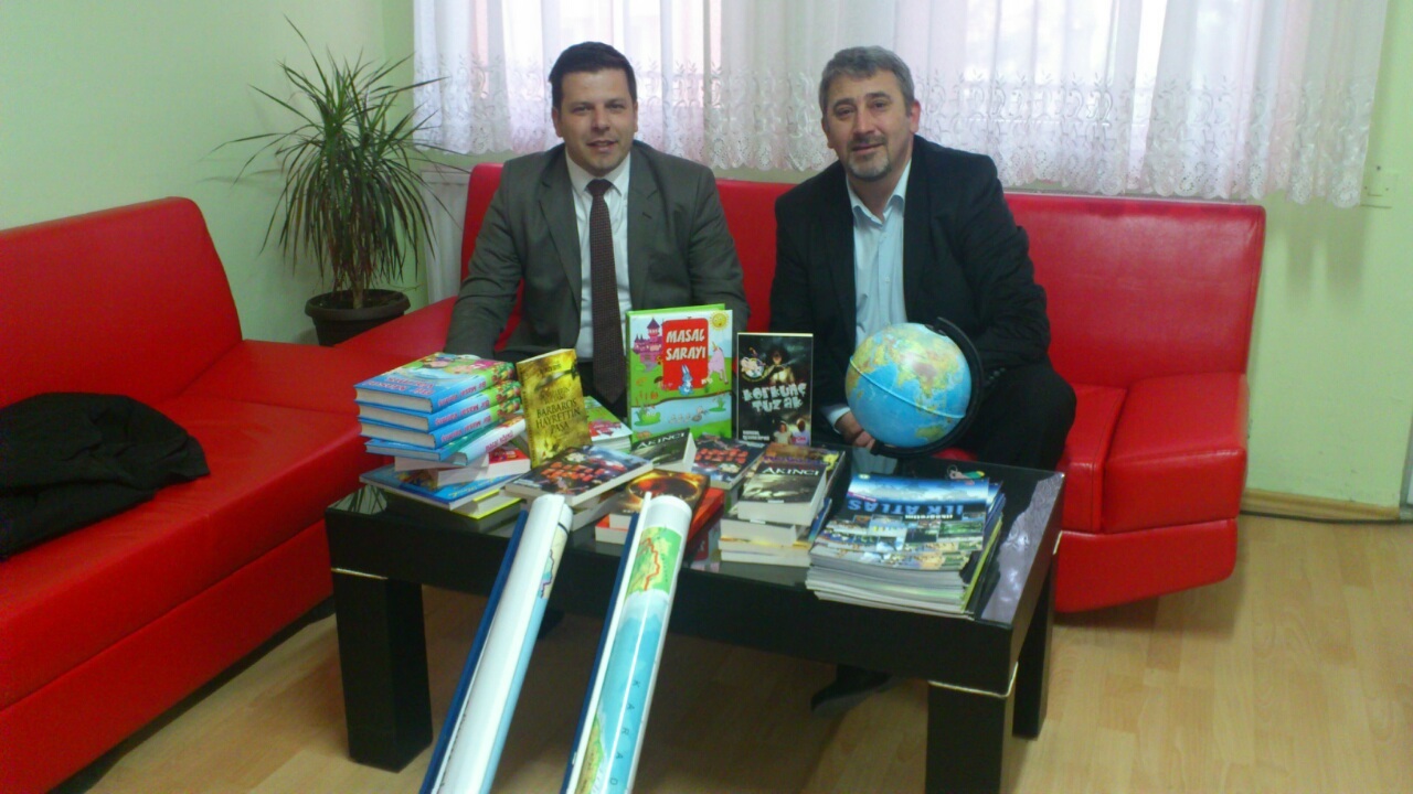 Eskişehir Valiliğinden Kitap Desteği