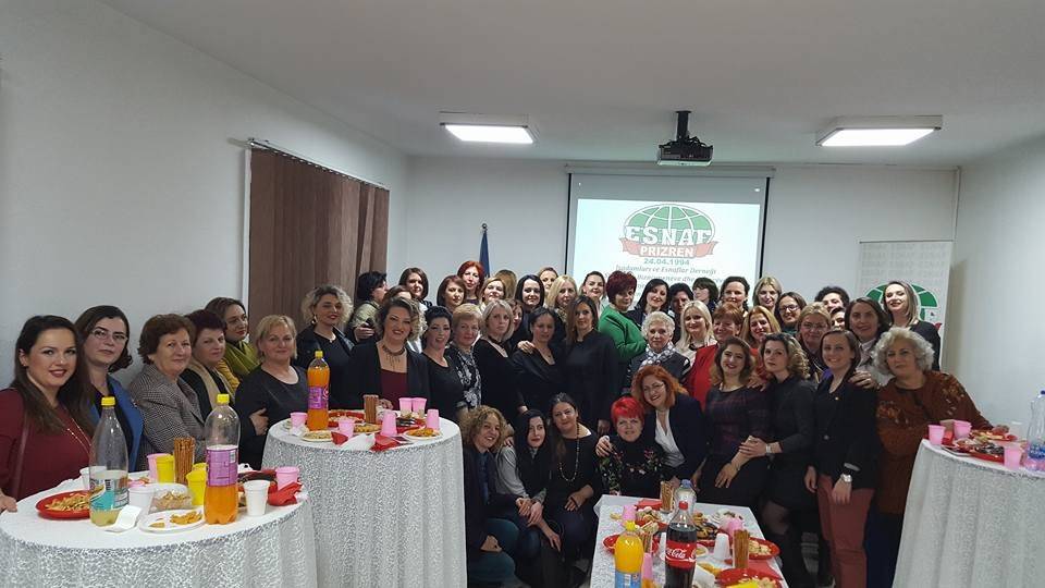 ESNAF Derneği Kadın Üyeleri Kadınlar Gününü Kutladı