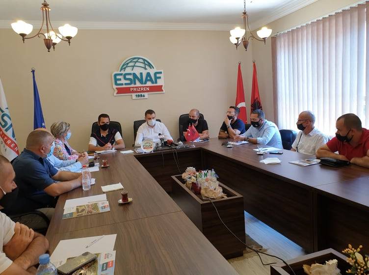 Gastronomlar ve Esnaf Derneği’nden  Pazartesi Uyarı Eylemi