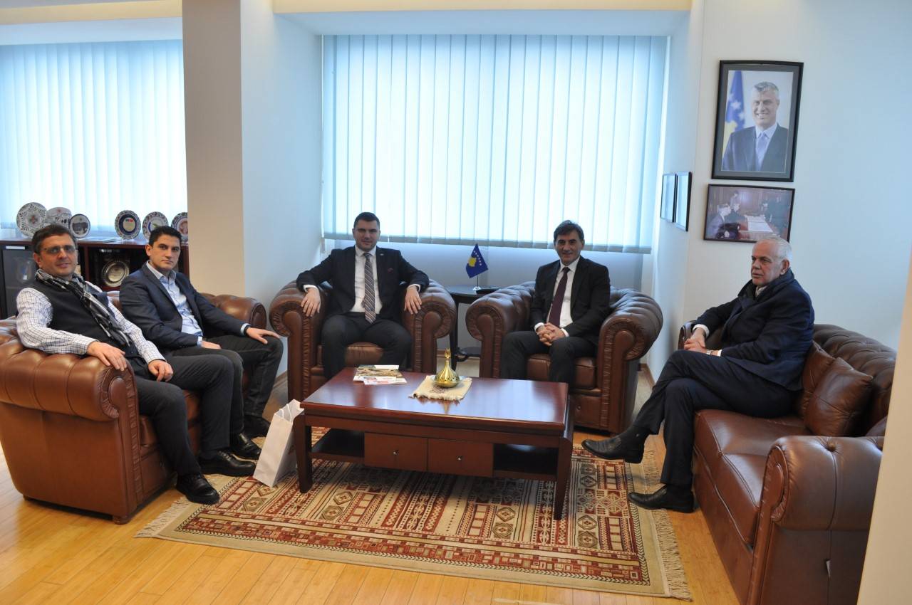 Bakan Yağcılar Esnaf Derneği Heyetini Kabul Etti