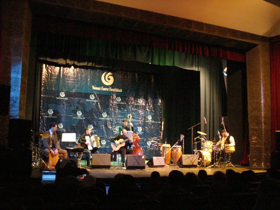 Ethno Flamenco Rüzgarı Aldı Götürdü