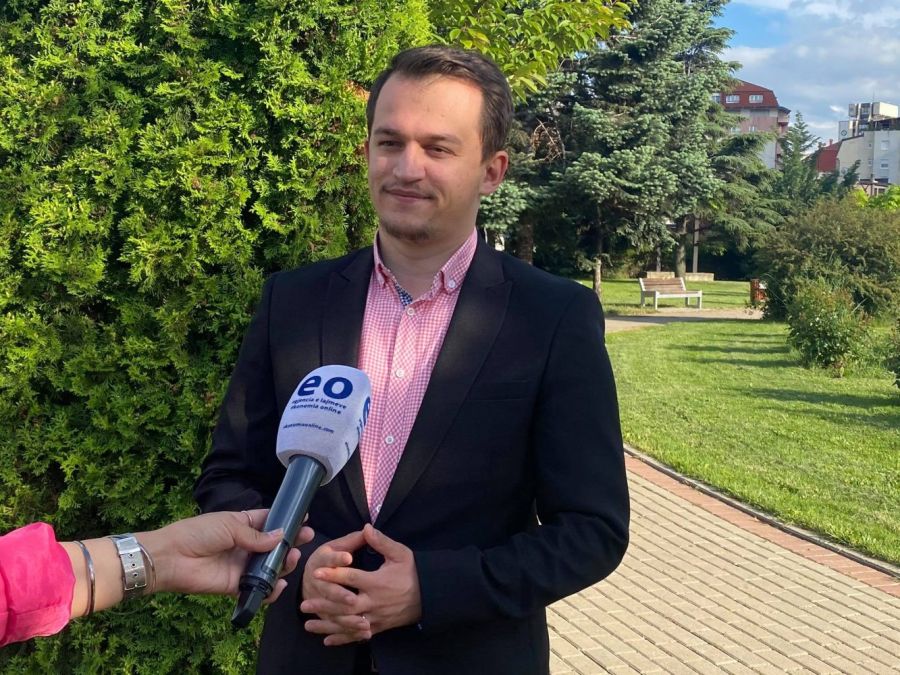 Vetvendosje'nin Aday Değişikliği Olumlu Bir Adım, Ama Tam Yeterli Değil