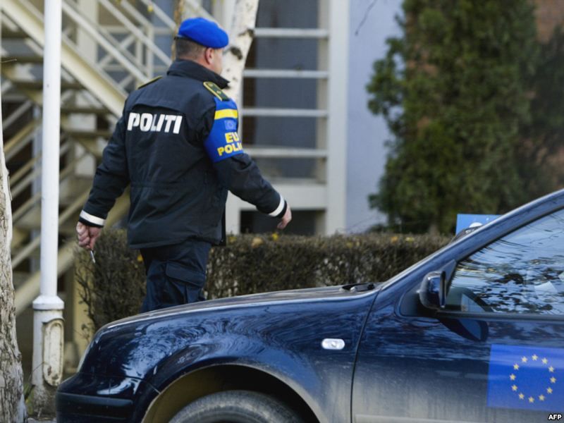 EULEX ve Kosova Polisi Araçlarına Silahlı Saldırı