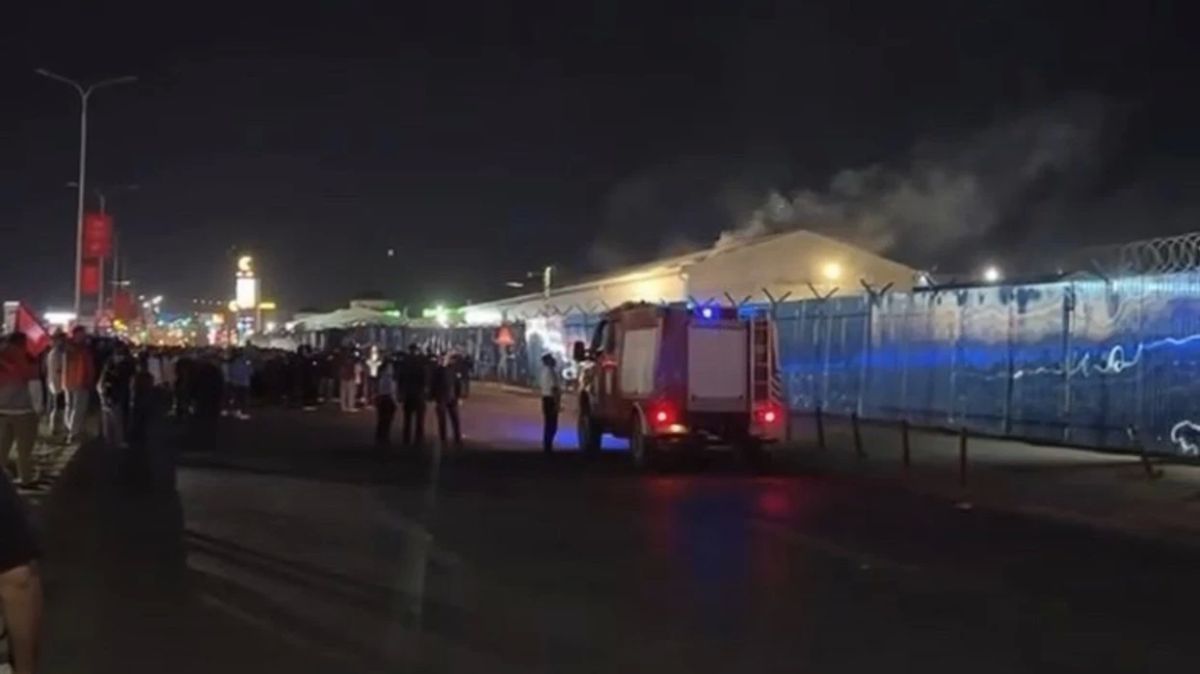 Protestocular Yeniden EULEX Binası Önünde Toplandı: Taş ve Piroteknik Madde Attılar