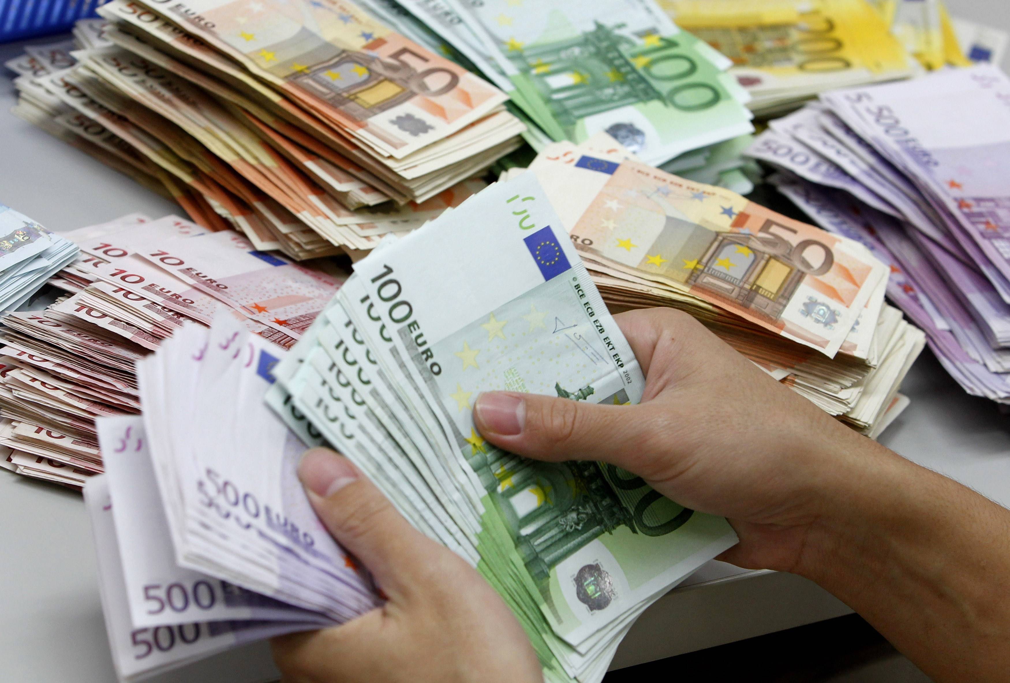 Ocak-Ekim Döneminde Diasporadan 800 Milyon Euro Geldi
