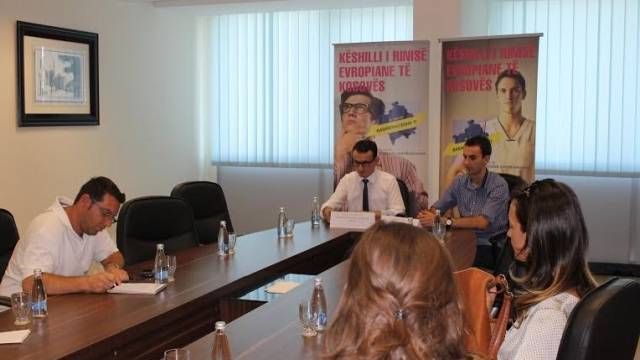 Gençler Kosova'da Perspektif Görmüyor