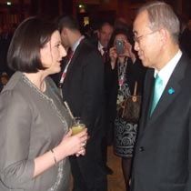 Jahjaga Abu Dhabi'de Ban Ki-moon ile Bir Araya Geldi
