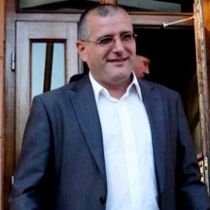Zharku Dünyada En Çok Aranan Suçlular Arasında
