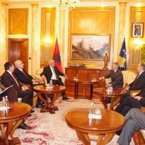 Krasniqi, Arnavutluk Eski Cumhurbaşkanlarını Kabul Etti