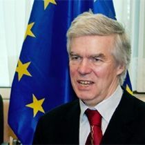 Cooper Hükümeti Hafife Alıyor