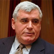 Vllasi : Diyalog Kaygan Zeminde İlerliyor